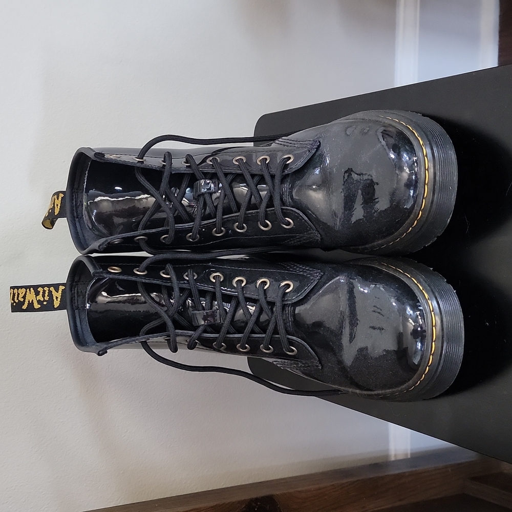 Size 41 Women's 9 Men's 8 black patent leather Dr Marten boots Martens